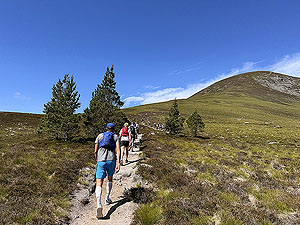 Lairig Grhu hill race. Water crossing