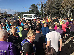 Hel N Back hill race. The mass crowds waiting for the start