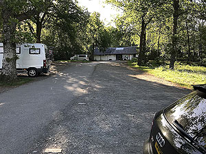 Ben Lomond. Tourist center and toilets in the background