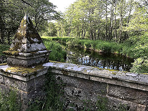 Loch Skene . Close up of bridge