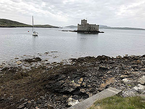 Barrathon. The castle at Castlebay