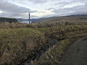 Killin - Lochan Breaclaich. The entrance to the boggy section. Just cross the small ditch at the marker post