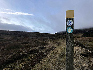 Killin - Lochan Breaclaich. Rob Roy Way marker up close