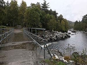Glen Affric. Small bridge over the river