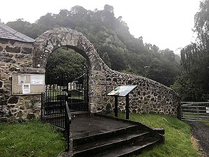 Sheriffmuir loop. Entrance to the ruins