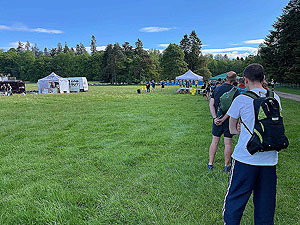 Gallus Running  : The line up to the signing in tent