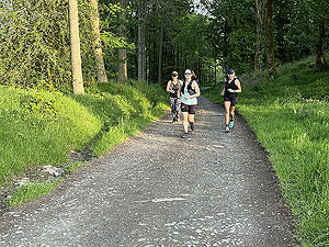Whinny Hill : Onto the larger loop and a steady incline