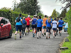 Kenny Stevenson Memorial trail race : And with a load shout of GO the runners are off