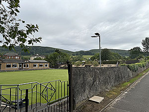 Kilpatrick Braes  : Bowling club on left when leaving the station