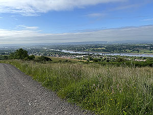 Kilpatrick Braes  : Getting higher and now dirt road