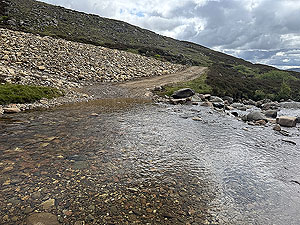 Glenshee loop : No escaping wet feet now