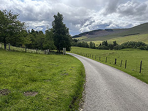 Glenshee loop : Onto the tarred road after the farm