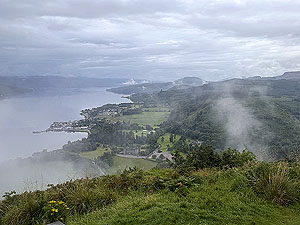 Inveraray Caslte : : The castle and Inveraray