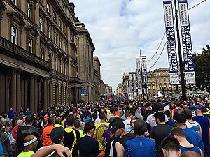 Start line of Glasgow half marathon